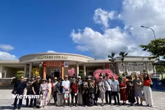 Đoàn thăm Bảo tàng Côn Đảo. (Nguồn: Vietnam+)