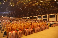 Hơn 4.500 tăng ni, phật tử và người dân dự Đại lễ Phật đản tại chùa Bái Đính
