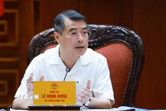 Thủ tướng Lê Minh Hưng chủ trì làm việc với lãnh đạo Bộ Công an và Bộ Khoa học và Công nghệ về xây dựng khung kiến trúc tổng thể quốc gia số. (Ảnh: Dương Giang/TTXVN)