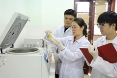 Phó Giáo sư-Tiến sỹ Nguyễn Thúy Chinh và nhóm nghiên cứu. (Nguồn: Viện Hàn lâm Khoa học và Công nghệ Việt Nam)