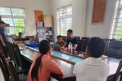 Anh G.H. (25 tuổi) và chị C.M. (32 tuổi) trình báo tại cơ quan công an.