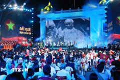 Chương trình nghệ thuật 'Hà Nội-Từ mùa Thu lịch sử năm 1945.' (Ảnh: Dương Giang/TTXVN)