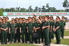 Thượng tướng Hoàng Xuân Chiến và đoàn công tác kiểm tra Dự án đầu tư xây dựng cơ sở hạ tầng phục vụ công tác đón tiếp, tuyên truyền của Ban Quản lý Lăng Chủ tịch Hồ Chí Minh. (Nguồn: Quân đội nhân dân)