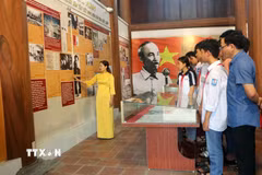 Hằng năm, Khu lưu niệm Cát Tường đón hàng nghìn lượt đoàn viên, thanh thiếu nhi đến tham quan, dâng hương, báo công. (Ảnh: Nguyễn Chinh/TTXVN)