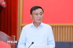 Thường trực Ban Bí thư Trần Cẩm Tú phát biểu chỉ đạo buổi làm việc. (Ảnh: Phương Hoa/TTXVN)