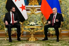 Tổng thống Nga Vladimir Putin và người đồng cấp Syria Ahmed al-Sharaa trong một cuộc gặp hồi tháng 10/2025. (Nguồn: Reuters)