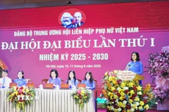 Bà Nguyễn Thị Tuyến, Ủy viên Trung ương Đảng, Phó Chủ tịch Ủy ban Trung ương Mặt trận Tổ quốc Việt Nam, Chủ tịch Hội Liên hiệp Phụ nữ Việt Nam phát biểu. (Ảnh: TTXVN phát)