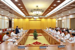 Thủ tướng Phạm Minh Chính làm việc với Ban Thường vụ Tỉnh ủy Quảng Ngãi. (Ảnh: Dương Giang/TTXVN)