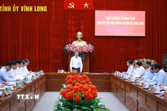 Thủ tướng Lê Minh Hưng chủ trì làm việc với Ban Thường vụ Tỉnh ủy Vĩnh Long. (Ảnh: Dương Giang/TTXVN)