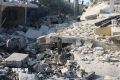 Các tòa nhà của Liban bị phá hủy sau cuộc không kích của Israel tại Zawtar al-Sharqiya, Liban. (Ảnh: THX/TTXVN)