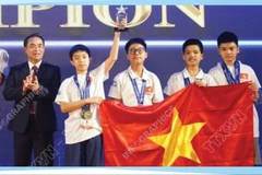 Kỳ thi Toán học Quốc tế lần thứ 25: Đoàn Việt Nam giành 18 huy chương
