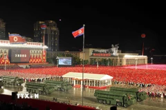 Quang cảnh Lễ duyệt binh kỷ niệm 80 năm thành lập Đảng Lao động Triều Tiên. (Ảnh: Thống Nhất/TTXVN)