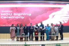 Đại diện các bên ký MOU. (Ảnh: Ngọc Thúy/TTXVN)