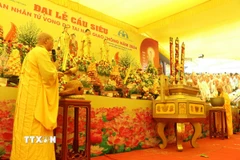 Một buổi đại lễ cầu siêu cho các nạn nhân không may tử vong do tai nạn giao thông. (Ảnh minh họa: TTXVN)