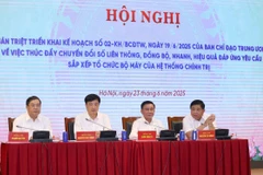 Các đồng chí điều hành hội nghị. (Ảnh: Phương Hoa/TTXVN)