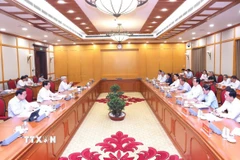 Ủy viên Bộ Chính trị, Chủ tịch nước Lương Cường chủ trì buổi làm việc. (Ảnh: Lâm Khánh/TTXVN)