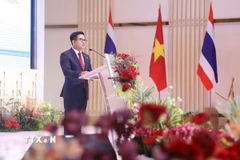 Tổng Lãnh sự Đinh Hoàng Linh phát biểu chào mừng quan khách dự lễ kỷ niệm. (Ảnh: Phạm Hải/TTXVN)