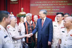 Tổng Bí thư Tô Lâm gặp mặt cán bộ Công an cấp cao nghỉ hưu. (Ảnh: Thống Nhất/TTXVN)