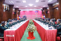 Hội đàm giữa Tổng cục Chính trị Quân đội nhân dân Việt Nam và Tổng cục Chính trị Quân đội nhân dân Lào. (Ảnh: Xuân Tú/TTXVN)