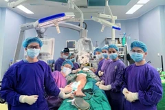 Kíp phẫu thuật cho người bệnh. (Nguồn: Bệnh viện 108)