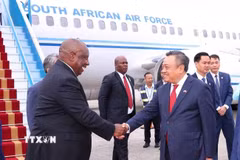 Tổng thống nước Cộng hòa Nam Phi Matamela Cyril Ramaphosa đến Hà Nội, bắt đầu thăm cấp Nhà nước đến Việt Nam. (Ảnh: Văn Điệp/TTXVN)