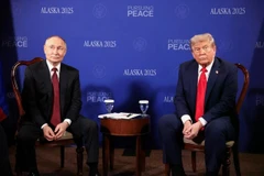 Tổng thống Mỹ Donald Trump và người đồng cấp Nga Vladimir Putin tại phòng họp ở bang Alaska (Mỹ). (Nguồn: Reuters)