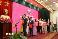 Ban Thường vụ Đảng ủy Khu kinh tế Hải Phòng tổ chức lễ kết nạp đảng viên cho 22 quần chúng ưu tú. (Ảnh minh họa: Minh Thu/TTXVN)