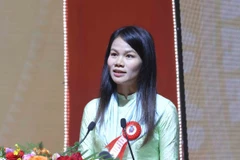 Nhà báo Nguyễn Thị Ngân, Ban Thời sự, Đài Truyền hình Việt Nam thay mặt những người làm báo trẻ phát biểu tại Lễ kỷ niệm. (Ảnh: Phương Hoa/TTXVN)