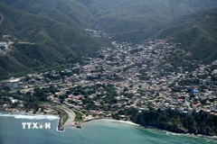 Một khu dân cư tại Maiquetia, Venezuela ngày 1/12/2025. (Ảnh: THX/TTXVN)