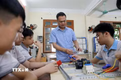 Giảng viên tại Trường Cao đẳng nghề Thái Bình. (Ảnh: Thế Duyệt/TTXVN)