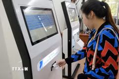 Mô hình “Công khai thủ tục hành chính số” được Ủy ban Nhân dân tỉnh Lâm Đồng triển khai trên 124 xã, phường, đặc khu của địa phương. (Ảnh: Nguyễn Dũng/TTXVN)