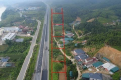 Một số hộ dân xây dựng công trình trái phép nơi dự kiến tuyến đường sắt đi qua. (Nguồn: Báo Xây dựng)