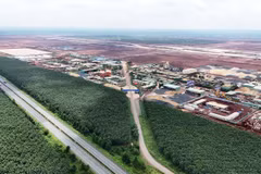 Dự án Sân bay Long Thành nhìn từ đường cao tốc Thành phố Hồ Chí Minh-Long Thành-Dầu Giây. (Ảnh: Hồng Đạt/TTXVN)
