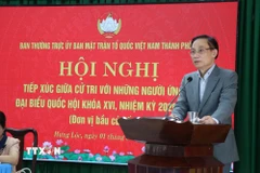 Bộ trưởng Bộ Ngoại giao Lê Hoài Trung tiếp xúc cử tri tại Huế. (Ảnh: Mai Trang/TTXVN)