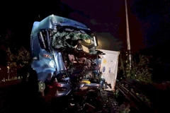 Cabin chiếc container hư hỏng nặng phần đầu. (Nguồn: Báo Lâm Đồng)