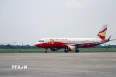 Tàu bay hoạt động tại Cảng Hàng không quốc tế Cát Bi, Hải Phòng. (Ảnh: Hoàng Ngọc/TTXVN)