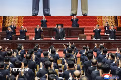 Nhà lãnh đạo Triều Tiên Kim Jong Un (thứ 4, trái) tại kỳ họp thứ nhất của Quốc hội tại Bình Nhưỡng, ngày 22/3/2026. (Ảnh: Yonhap/TTXVN)