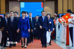 Thủ tướng Lê Minh Hưng và Thủ tướng Nhật Bản Takaichi Sanae gặp gỡ báo chí. (Ảnh: Dương Giang/TTXVN)