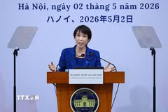 Thủ tướng Nhật Bản Takaichi Sanae phát biểu chính sách tại Đại học Quốc gia Hà Nội. (Ảnh: Dương Giang/TTXVN)