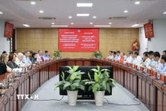 Đoàn đại biểu cấp cao Hội đồng Liên bang Quốc hội Liên bang Nga thăm, làm việc với Đại học Cần Thơ ngày 30/11. (Ảnh: Thanh Liêm/TTXVN)