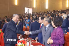 Tổng Bí thư, Chủ tịch nước Tô Lâm và các đồng chí lãnh đạo, nguyên lãnh đạo Đảng, Nhà nước tham dự lễ kỷ niệm. (Ảnh: Thống Nhất/TTXVN)