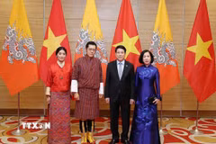 Chủ tịch nước Lương Cường và Phu nhân đón Quốc vương Bhutan Jigme Khesar Namgyel Wangchuck và Hoàng hậu dự tiệc chiêu đãi. (Ảnh: Lâm Khánh/TTXVN)
