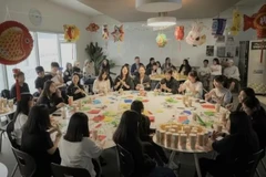 Một buổi sinh hoạt ngoại khóa của các học sinh Việt Nam tại Trường trung học Oxford College.