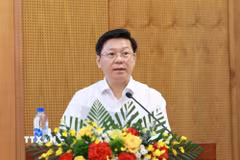 Đồng chí Trần Thanh Lâm, Ủy viên Trung ương Đảng, Phó Trưởng Ban Tuyên giáo và Dân vận Trung ương phát biểu chỉ đạo hội nghị. (Ảnh: Phương Hoa/TTXVN)