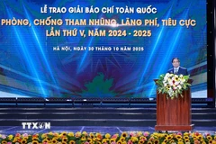Thủ tướng Phạm Minh Chính phát biểu tại Lễ trao Giải Báo chí toàn quốc phòng, chống tham nhũng, lãng phí, tiêu cực lần thứ 5, năm 2024-2025. (Ảnh: Dương Giang/TTXVN)