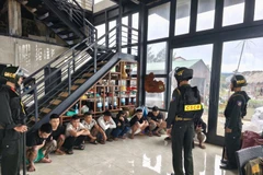 Các đối tượng sử dụng ma túy trong homestay. (Nguồn: Công an Nhân dân)