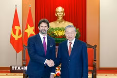 Tổng Bí thư Tô Lâm tiếp ông Robert Kalinak, Phó Thủ tướng, Bộ trưởng Quốc phòng Slovakia. (Ảnh: Thống Nhất/TTXVN)
