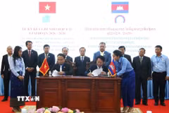 Lễ ký kết Bản ghi nhớ hợp tác giai đoạn 2026-2030 giữa Hội Liên hiệp Thanh niên Campuchia tỉnh Stung Treng (Vương quốc Campuchia) và Hội Liên hiệp Thanh niên Việt Nam tỉnh Gia Lai. (Ảnh: Huỳnh Thảo/TTXVN)