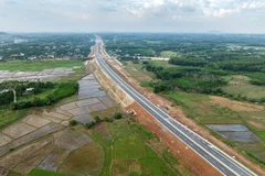 Một đoạn cao tốc Quảng Ngãi-Hoài Nhơn. (Ảnh: TTXVN phát)