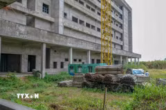 Dự án xây dựng Bệnh viện Ung bướu Cần Thơ đã dừng thực hiện từ tháng 7/2022 đến nay do Hiệp định vay vốn hết hiệu lực. (Ảnh: Thanh Liêm/TTXVN)